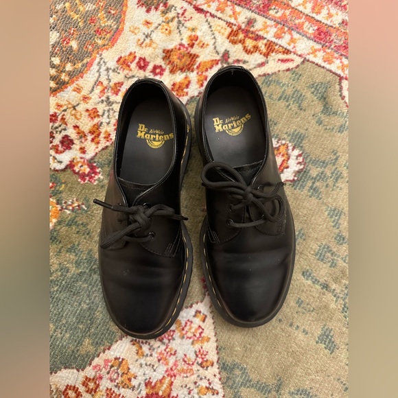 dr. martens box oxford loafers size 8 (NEARLY PERFECT) - Picture 3 of 5